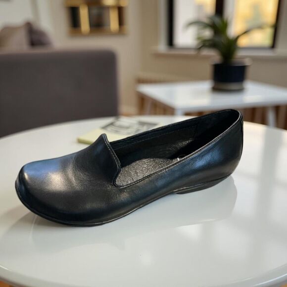 Dansko Women's Olivia Black Leather Loafer Size 37 US 6.5 7 - Picture 1 of 8